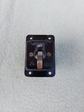 WW2 RAF 1939-45 two way switch. A.M. Ref 5c/543