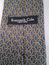 Kenneth Cole Men's Necktie 57 L x 4 W Silk Made in USA Green Blue Geometric GUC