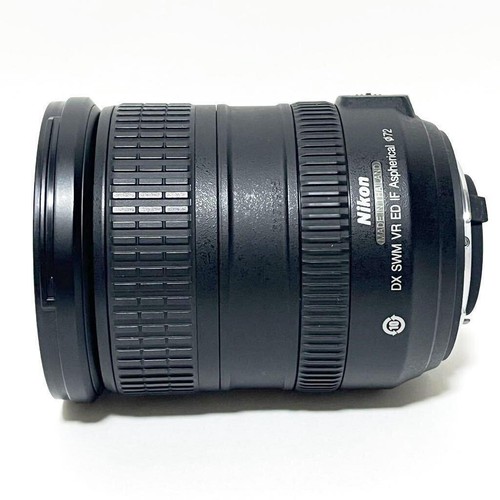 Zoom Nikon AF-S DX VR Nikkor ED18-200mm F3.5-5.6G solo formato Nikon DX - Imagen 2 de 5