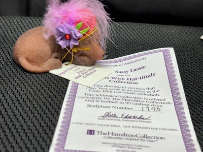 Hamilton ''SUPER SASSY LASSIE'' Diva's w/Hat-titude Dachshund Figurine w/COA