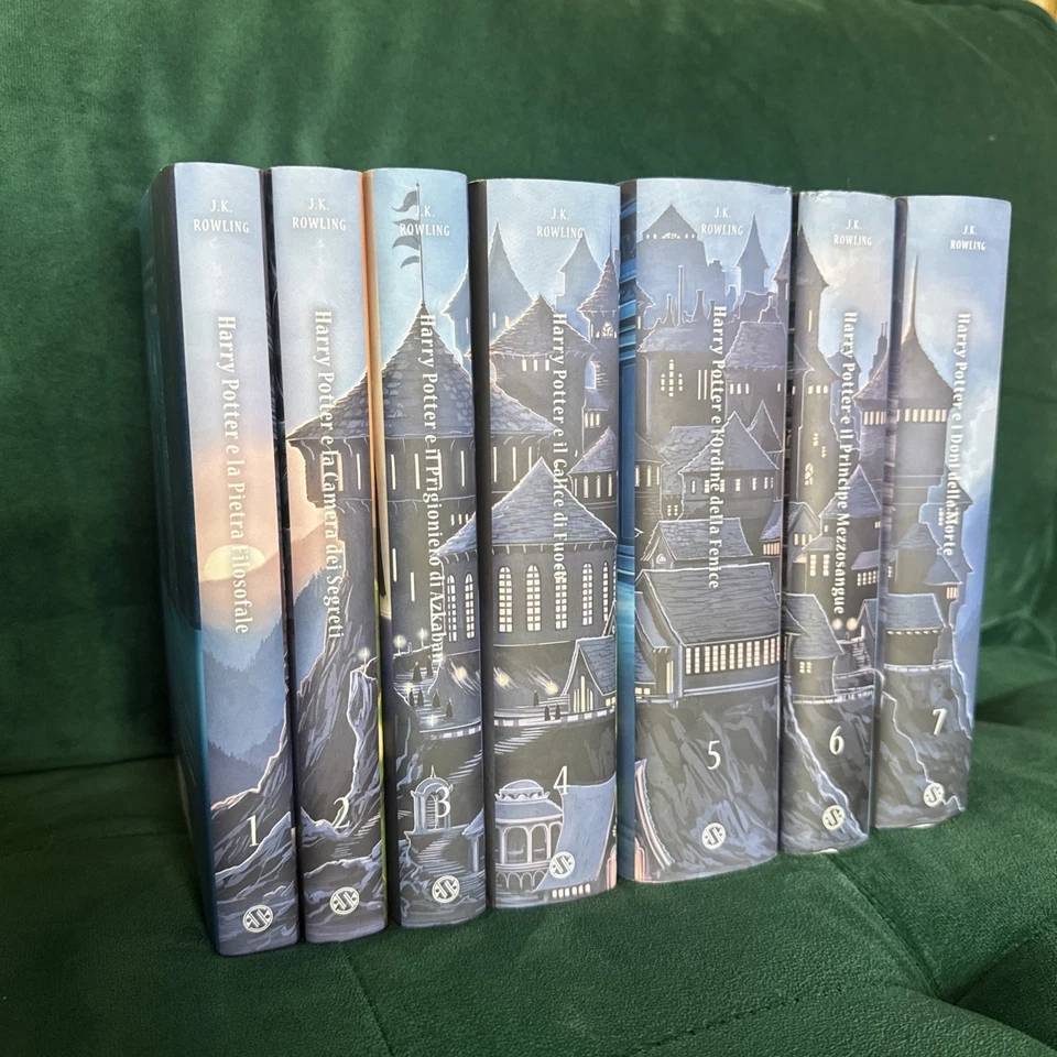 Harry Potter 15th Anniversary Italian Edition - Hardcover Set -  Hogwarts Spine - Image 2 of 4