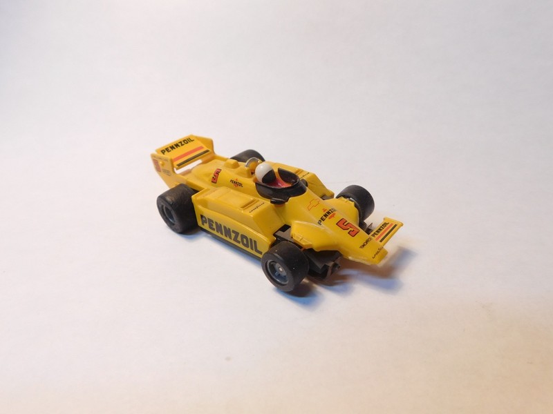 TYCO ~ Formula 1 INDY PENZOIL CHAPARRAL SLOT CAR with RUNNING Chassis # 8911