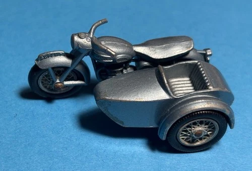 Vintage Matchbox Lesney #4C Triumph motorcycle & sidecar w/ BPW's