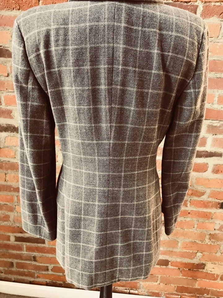 Giorgio Armani Le Collezioni Ladies Jacket Gray Plaid Ruffle Shawl Collar 42 8 - Image 3 of 4