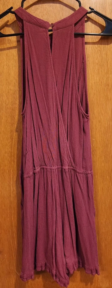 Romper Mossimo Supply Co. Feminino Tamanho Pequeno Borgonha Sem Mangas Bolsos Alvos - Imagem 4 de 4