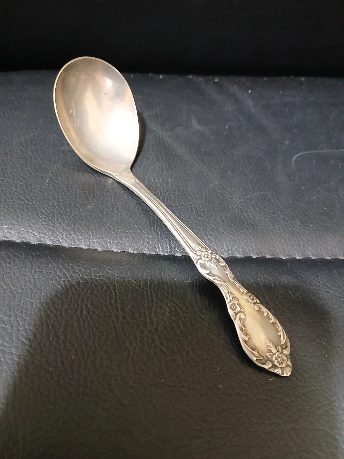 Vintage Wm. Rogers Mfg. Co. 1959 Grand Elegance Pattern Silverplate Sauce Ladle￼