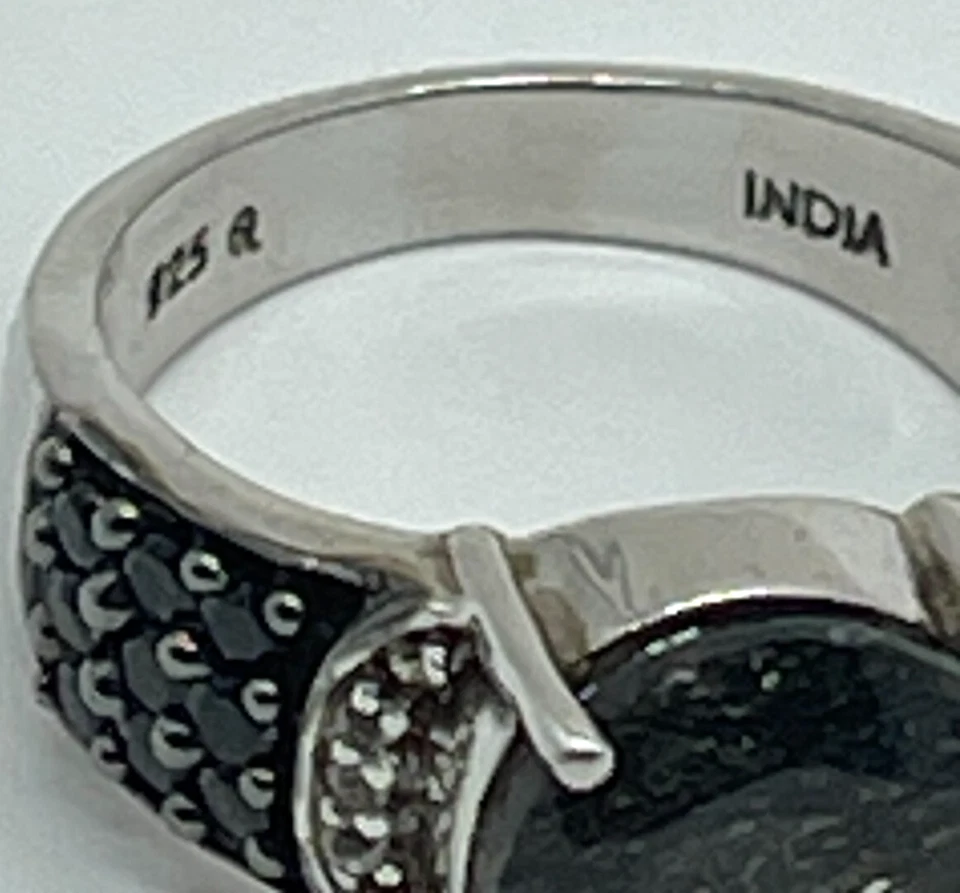 Anillo. Gema de cuarzo rutilo negro de plata 925 con reflejos de cristal negro. Foto 3 de 4