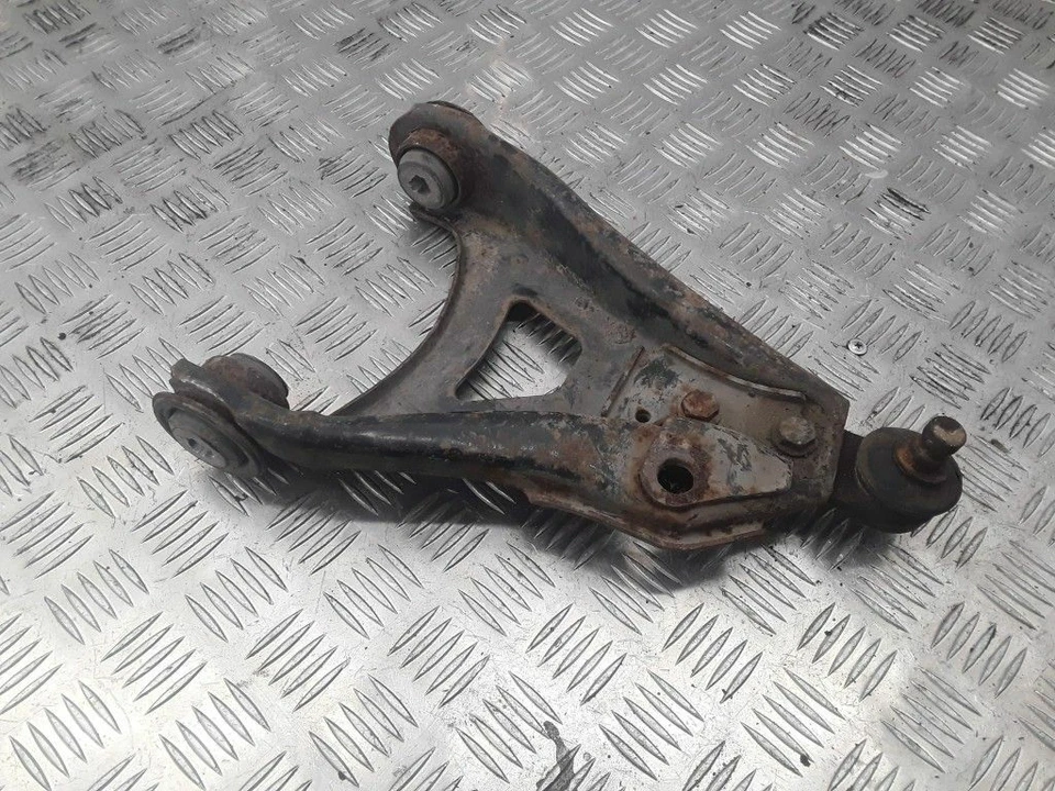 Renault Clio II 2002 Destro Anteriore Inferiore Controllo Braccio Oscillante Foto 2 de 4