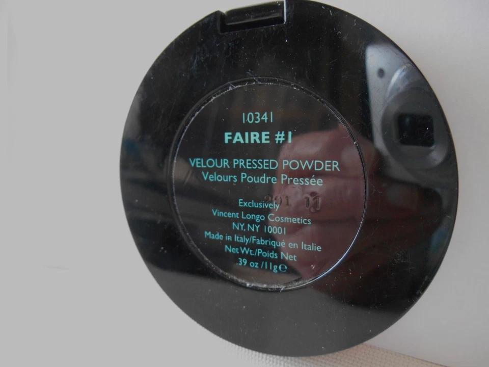 Vincent Longo Velour Pressed Powder Compact + Mirror & Puff - Shade: Faire #1 - Image 3 of 3