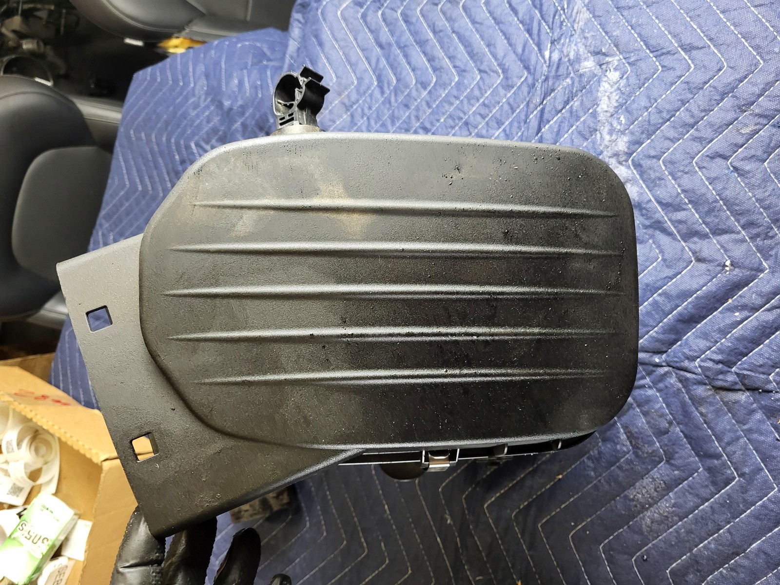 Used Oem Maserati Left Driver Air Cleaner Housing Box for 14-21 Quattroporte 3.0