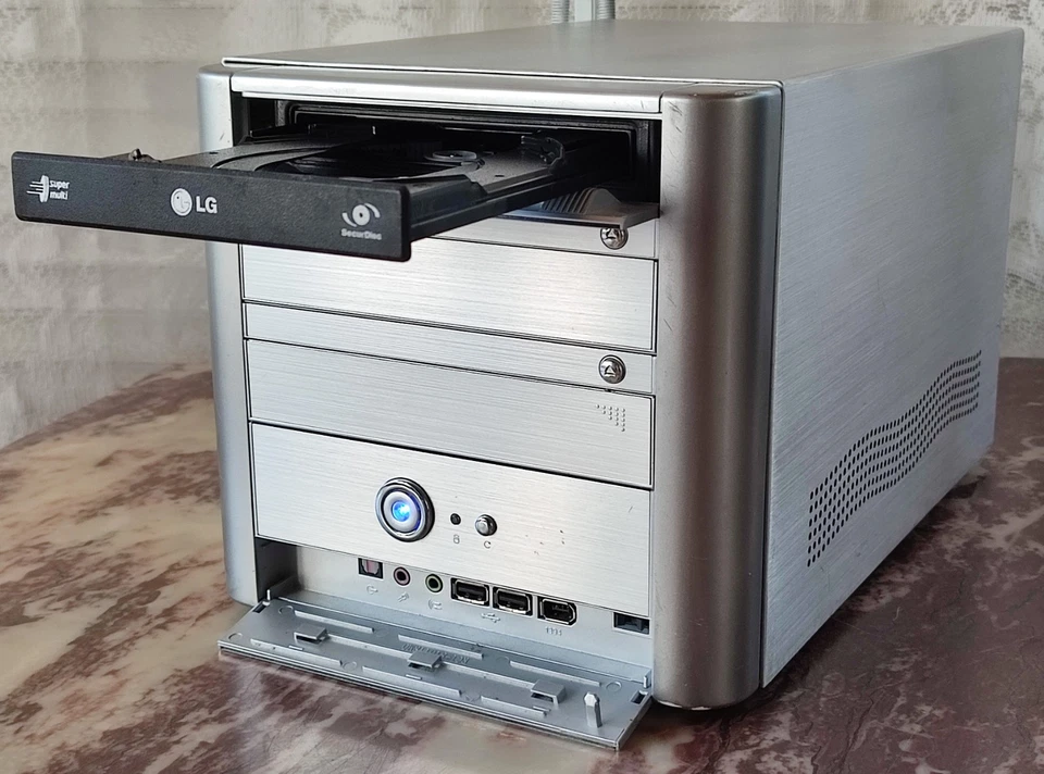 Soltek QBIC Retro Windows XP Mini PC - Image 4 of 4