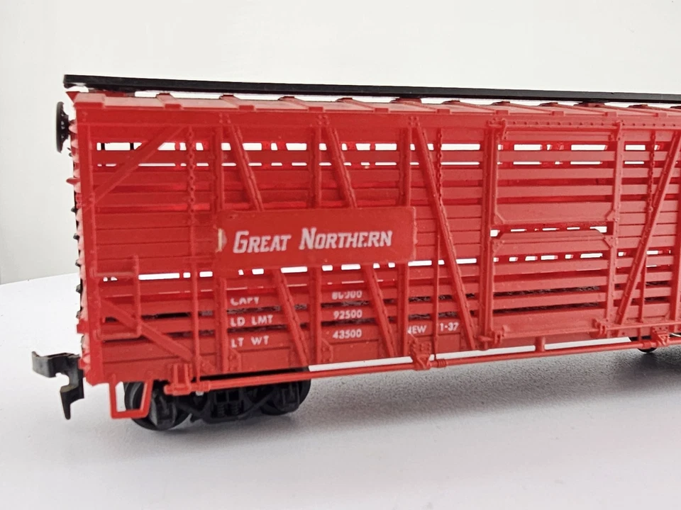 Roco HO Scale Great Northern Cattle Livestock Stock Train Car Red 56108 - Image 3 of 4