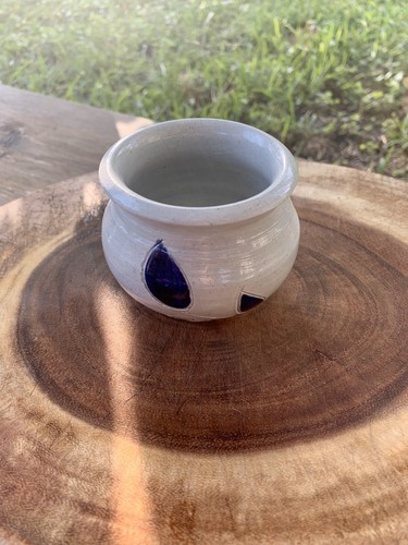 Williamsburg Pottery - Picture 3 of 11