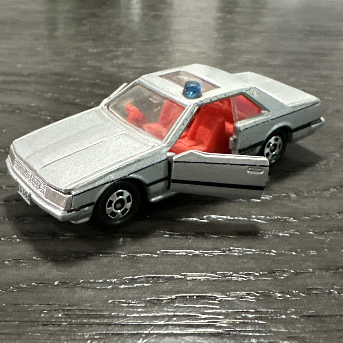 SKYLINE TURBO 2000GT-ES 1/20スケール TOMICA Nissan Skyline 2000 Turbo Gt-Es SILVER No.20 1/65