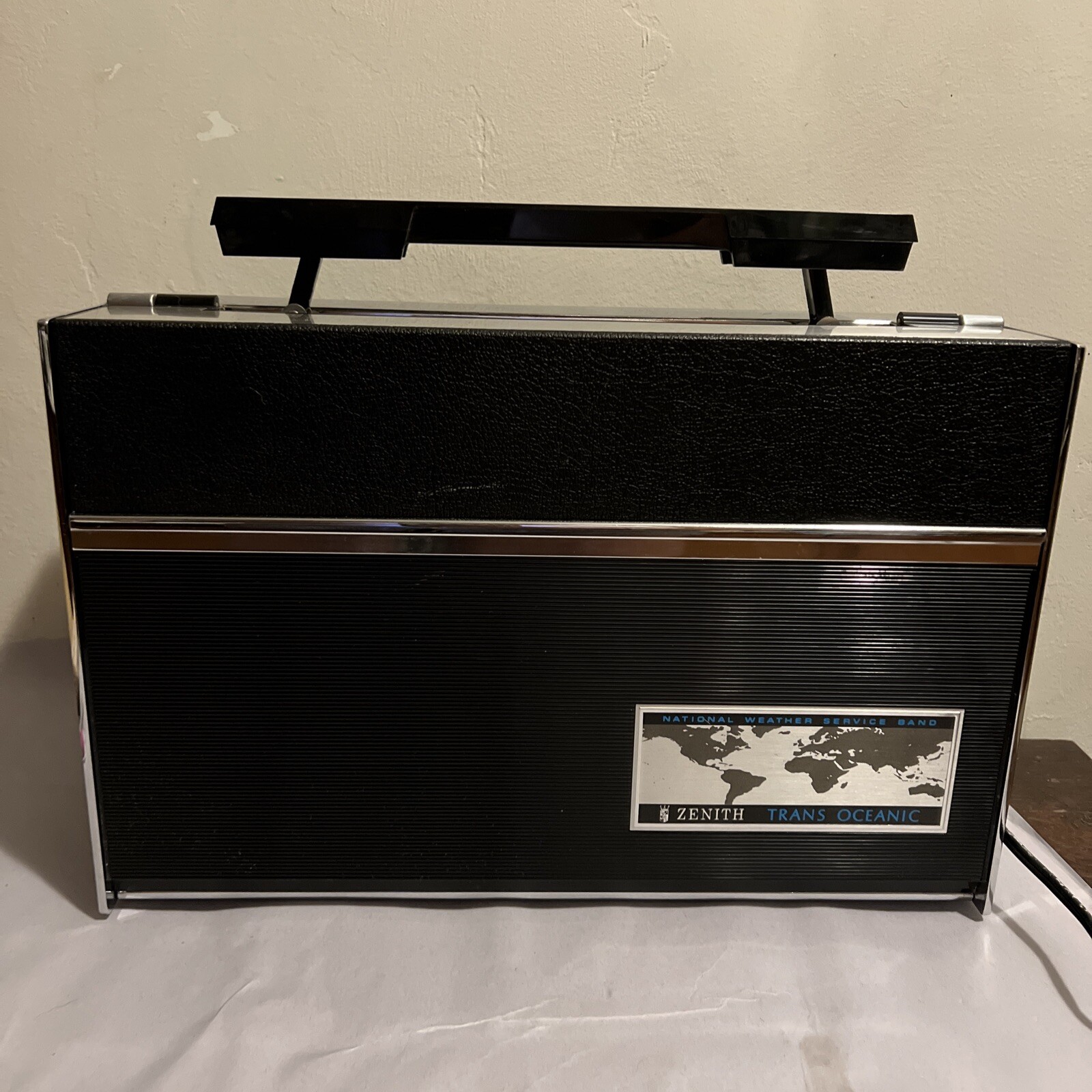 Zenith RD7000Y Royal D7000Y TransOceanic 11 Band Solid State Radio