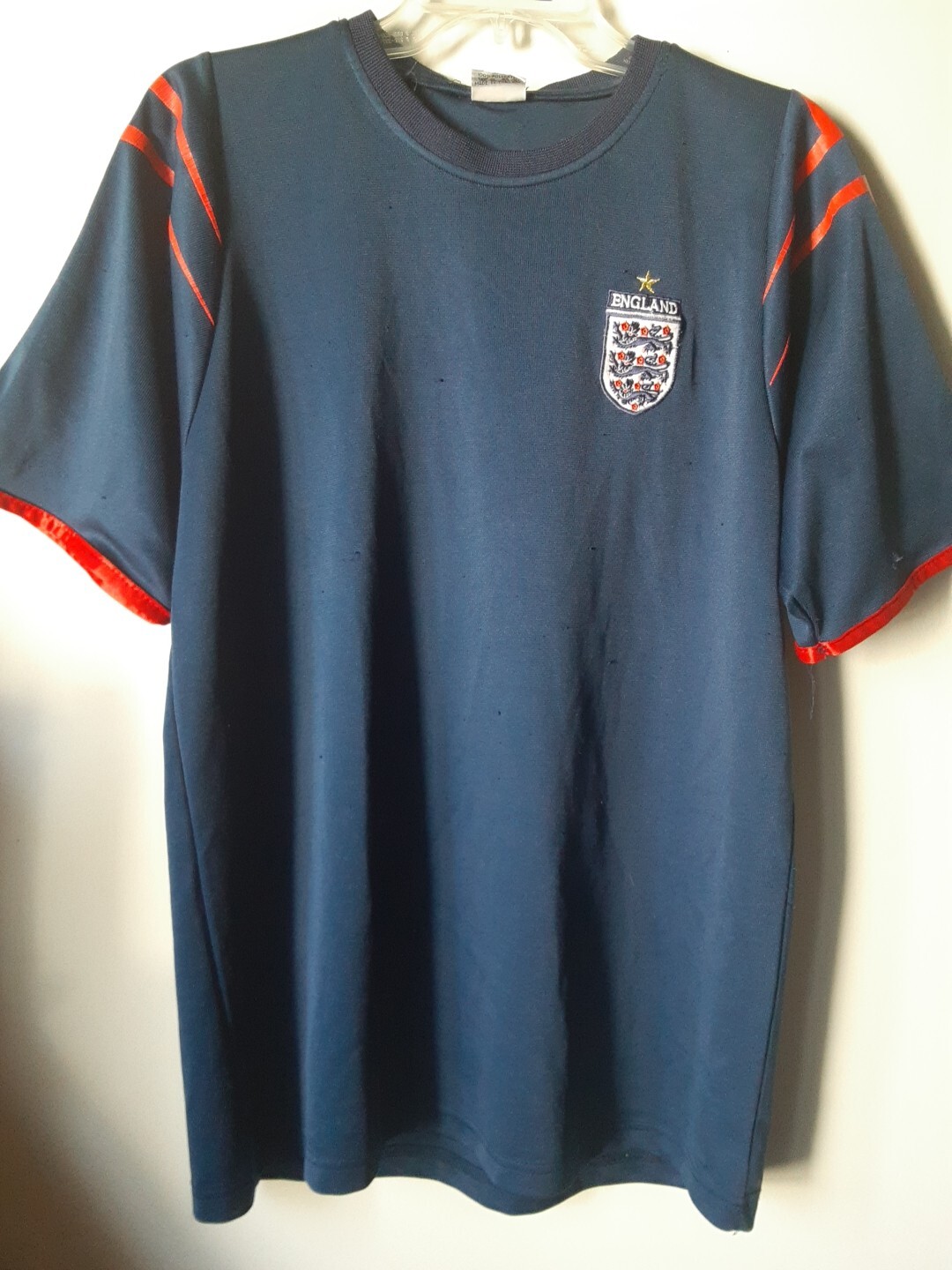 Vintage? ENGLAND HOME FOOTBALL SHIRT JERSEY SIZE L/XL ADULT Malance