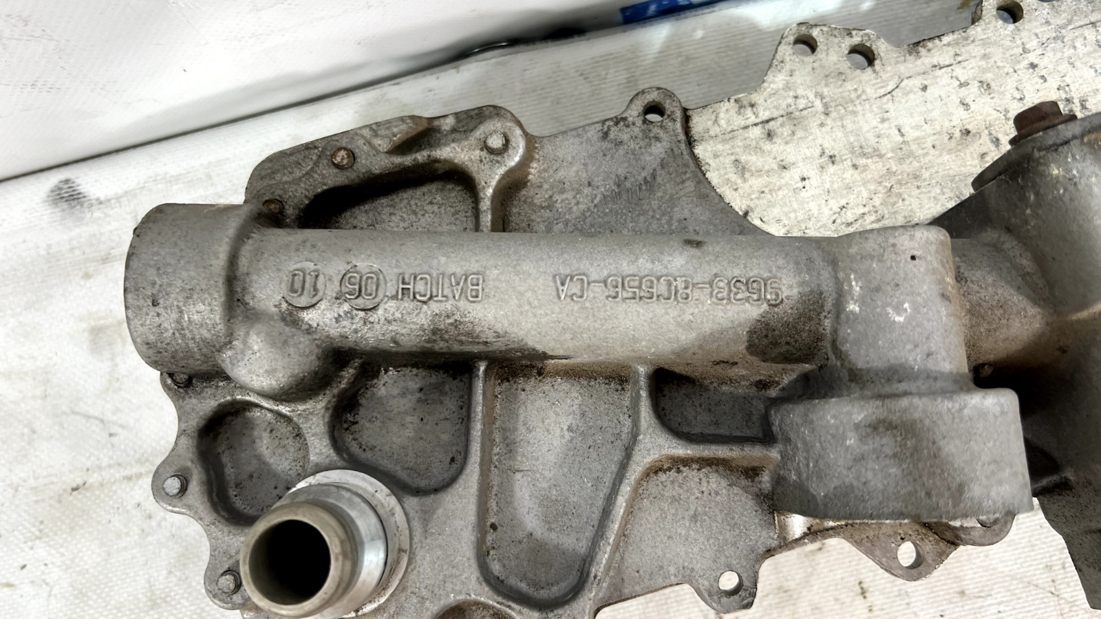 2011 Aston Martin V8 Vantage Oiler Cooler W/Adapter 9G33-6A641-AA 9G33-8C656-CA