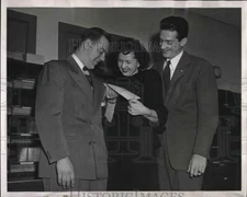 1946 Press Photo Owens Corning Fiberglass Corp. Mattew Nemeyer Richard Garvin