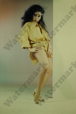 beautiful woman busty glamour candid 35mm Slide M1j1