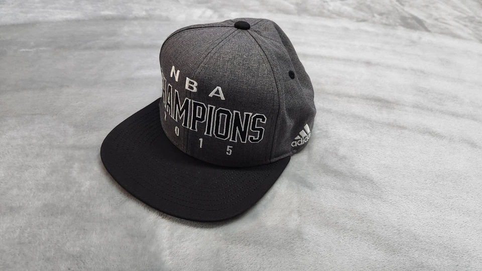 Adidas Golden State Warriors 2015 NBA Champions Finals Snapback OSFM Gris Usado Foto 3 de 4