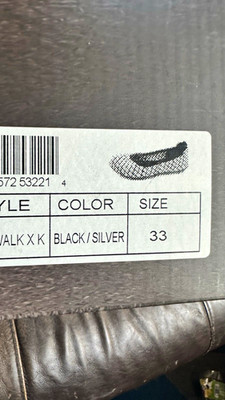 bernie mev. Girls Slip-On Flats Black/Silver Geometric Closed Toe EU 33