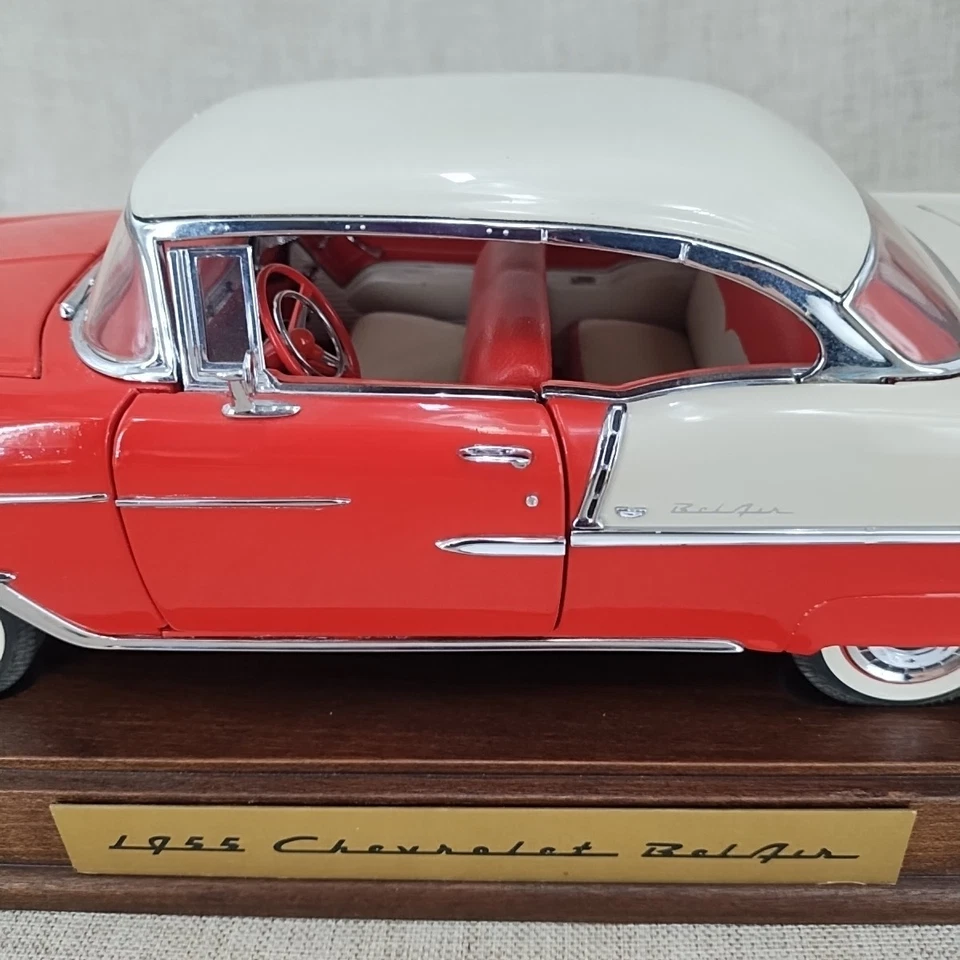 1:16 Danbury Mint Diecast 1955 Red/White Chevy Bel Air Hardtop W/Wooden Base - Image 3 of 4