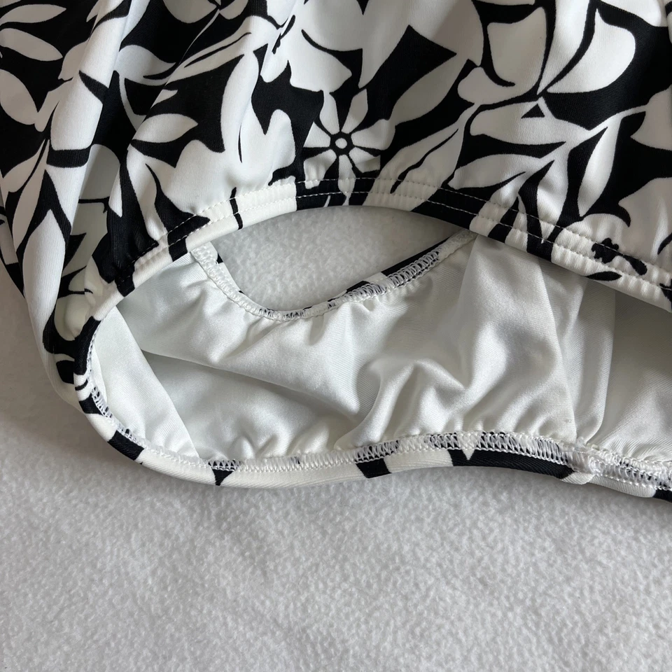 Traje de baño Lands End Plus 26W negro blanco floral de una pieza con sujetador Foto 4 de 4