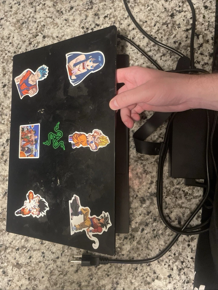 Razer Blade 15.6 inch (256GB SSD, Intel Core i7 8th Gen., 2.2GHz, 16GB) GTX 1070 - Image 3 of 4