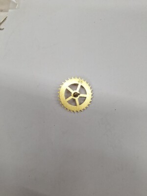 Kieninger J clock movement  escape wheel