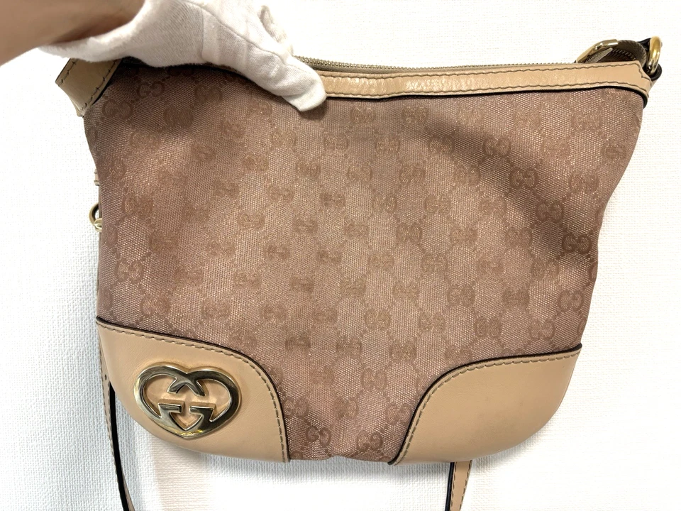 Auténtico bolso bandolera GUCCI Lovely Heart GG de lona y cuero brillante Foto 4 de 4