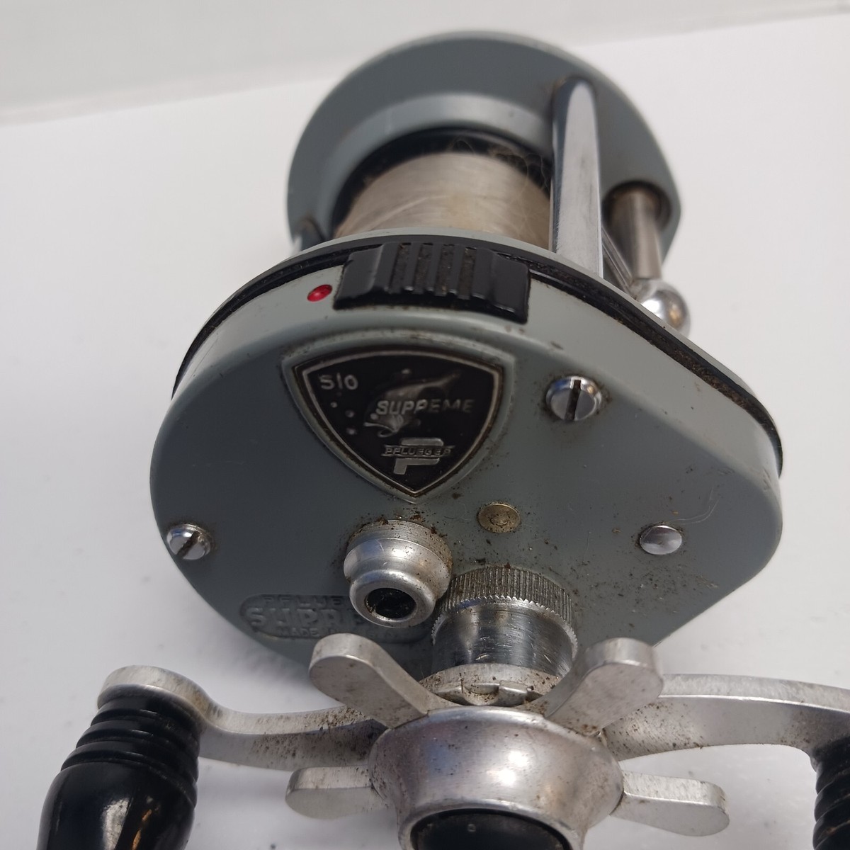 リール PFLUEGER SUPREME MADE IN USA VINTAGE PFLUEGER SUPREME FISHING REEL MADE IN THE USA