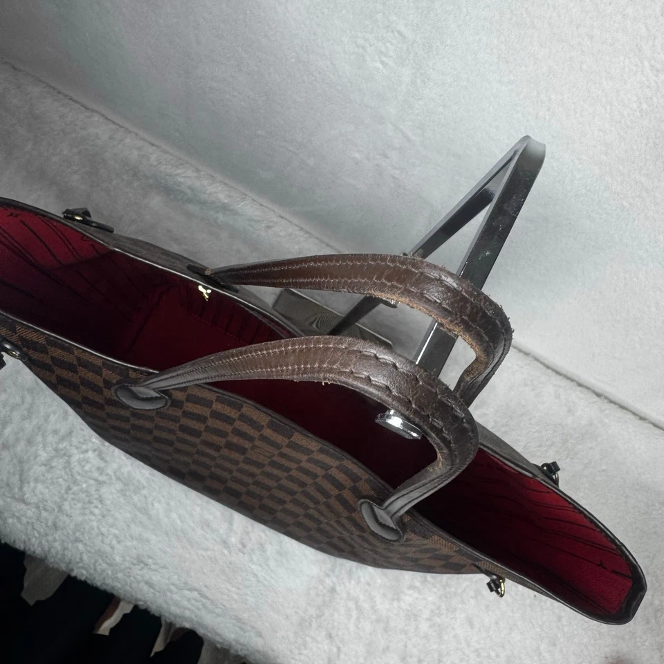 Louis Vuitton Neverfull MM Damier Ebene Tote Bag Cherry Red Interior Brown Check - Изображение 3 из 4