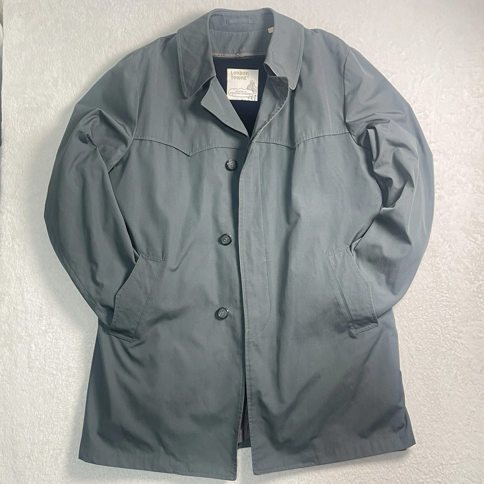 London Towne Gray FogMens 42 L Jacket Nylon Lined Hidden Button Water proof Vtg