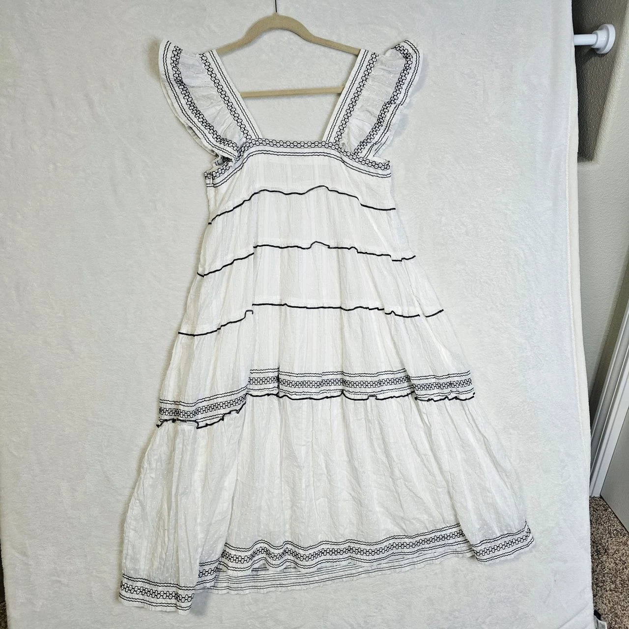 OFF WHITE Abito semimaxi midi OLIVACEOUS taglia M bianco sporco panna. Collo quadratoMidiSemiMaxiFlare