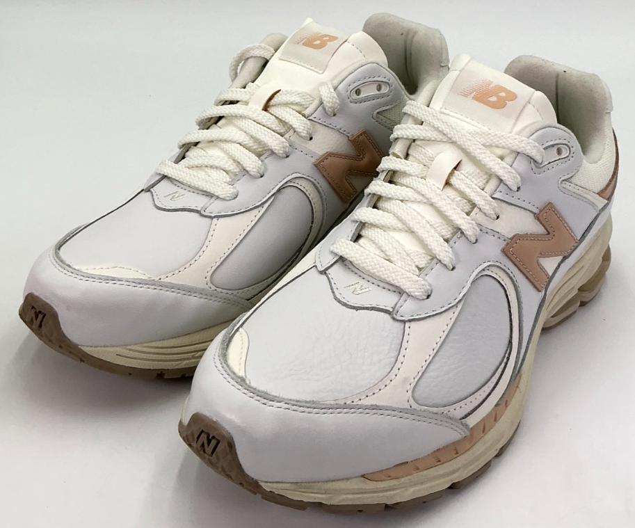 New Balance 2002R Men's Size 11 White Vachetta Tan Leather