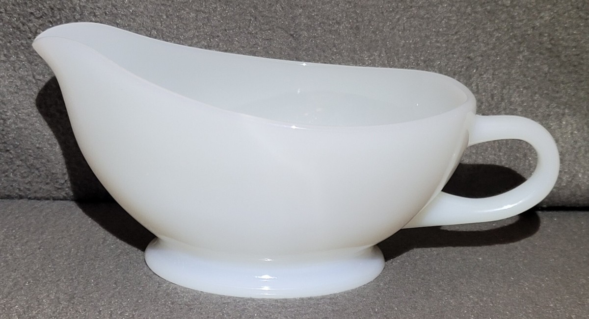 Vintage Fire King / Anchor Hocking White Gravy Boat in Excellent