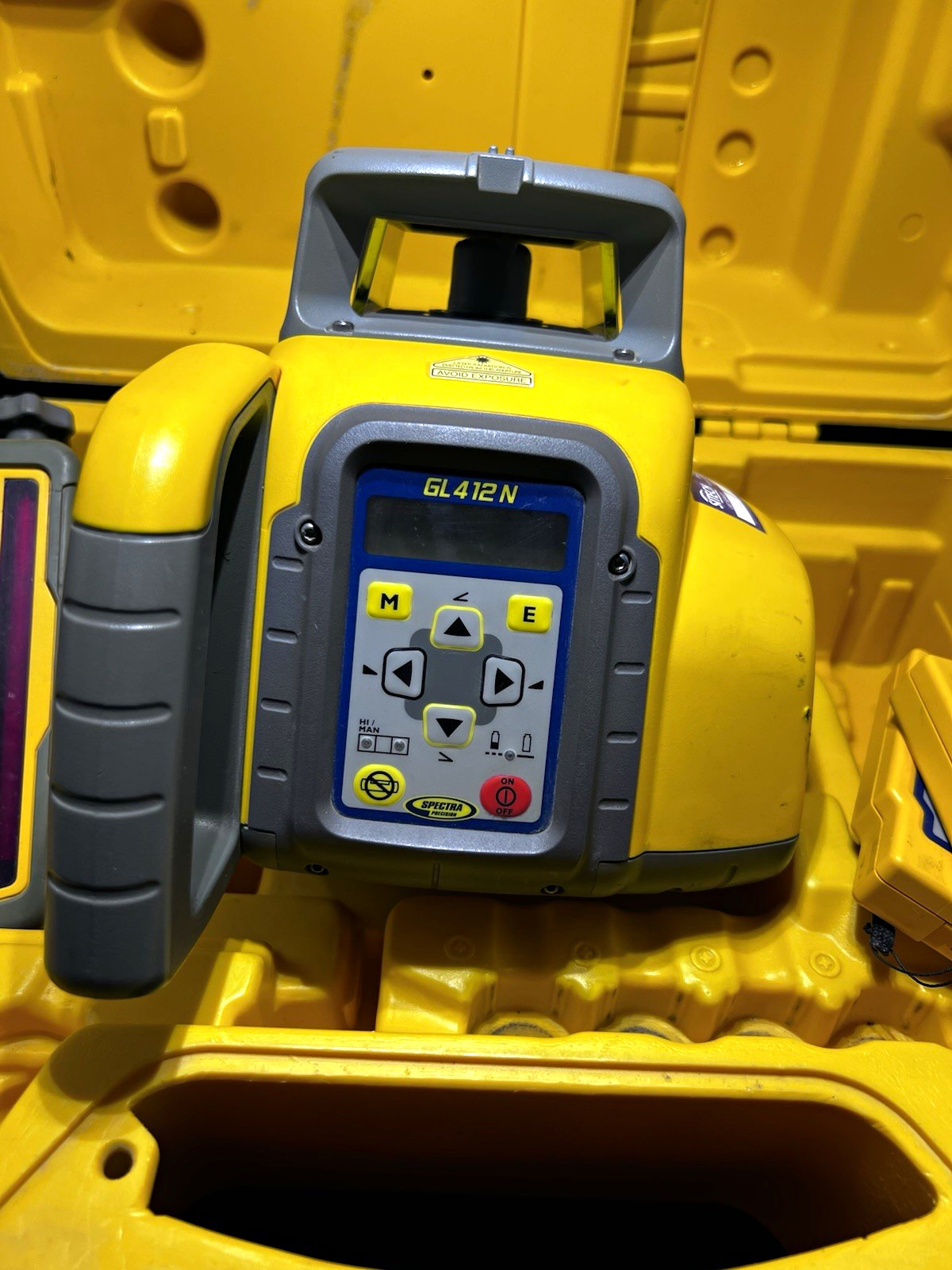 Spectra Precision GL412N Rotary Laser Level Kit w/ HL760 Receiver & RC402N