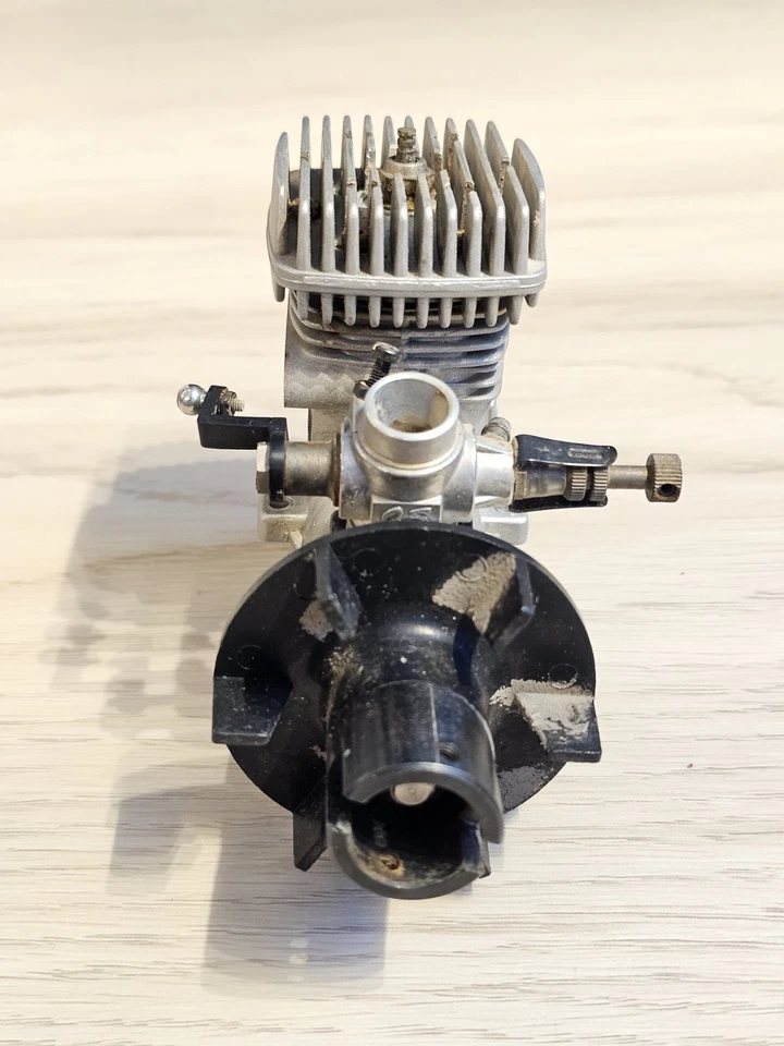 O.S. MAX .15 ENGINE 2-Stroke Glow/Nitro Engine - Image 2 of 4