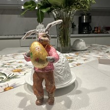 Großer Osterhase mit Ei – Aus Watte Figur – Handarbeit Osterdeko