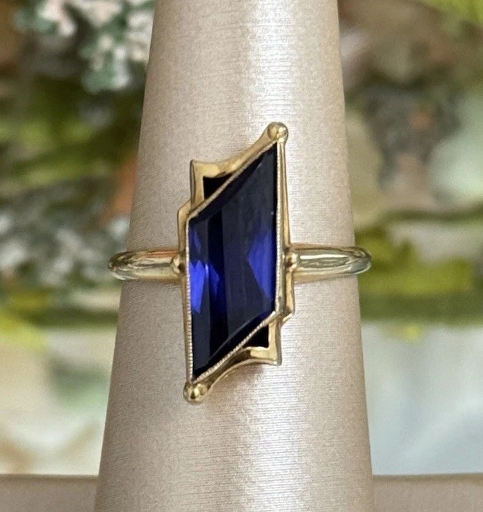 Vintage 10k Yellow Gold Ladies Lab Created Blue Sapphire Cocktail