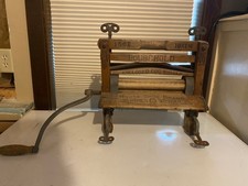 Antique Rival Horse shoe brand laundry wringer #150E