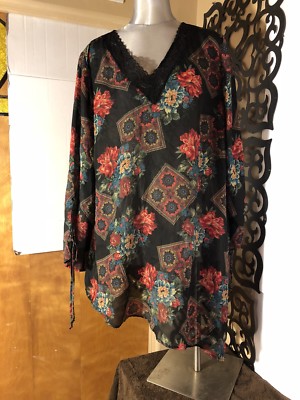 White Stag Women s Floral Asymmetric Overlay Plus Size Blouse 18W/20W