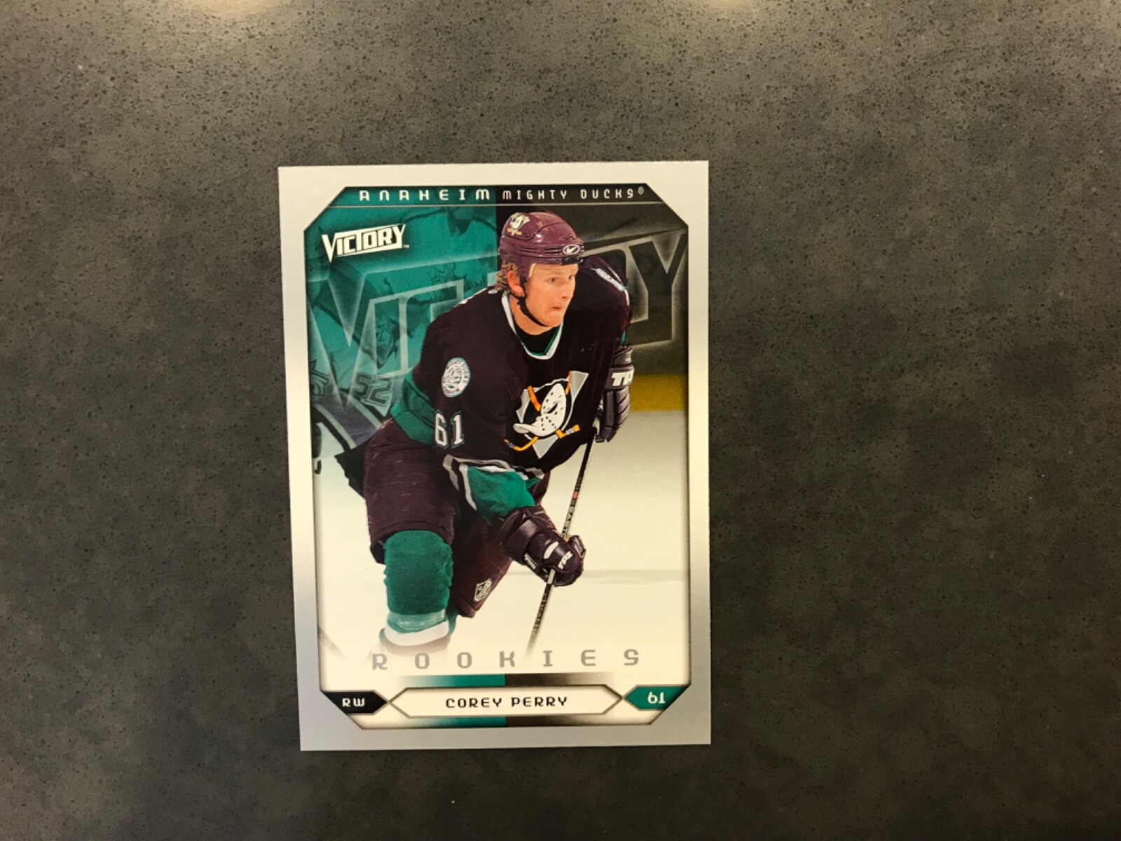 2005-06 Upper Deck Victory - Corey Perry Rookie Card RC #281 Anaheim Ducks