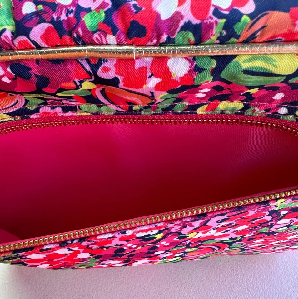 Estojo fólio com zíper Lilly Pulitzer destaque no portfólio de bolsos de confete WIld - Imagem 3 de 4