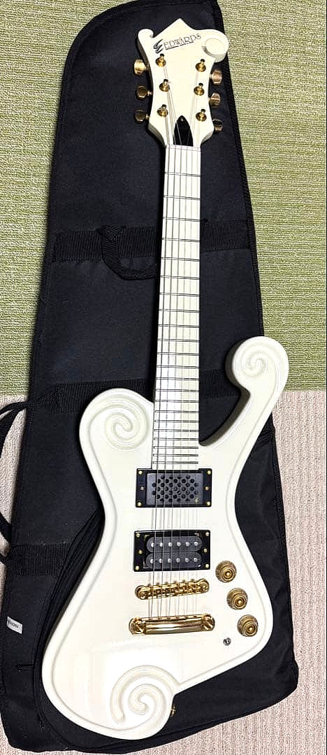 Edwards Közi Kozi Malice Mizer Built-in Amp Gothic ESP Vkei Rare Mini Guitar