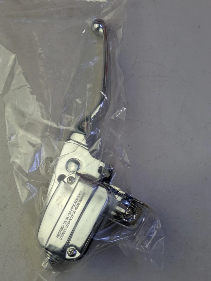 Cilindro maestro cromado delantero Drag Specialties Harley-Davidson reemplaza 44551-08F Foto 4 de 4