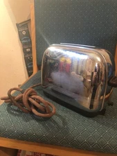 Vintage Toastmaster model 1A5 Chrome Toaster working