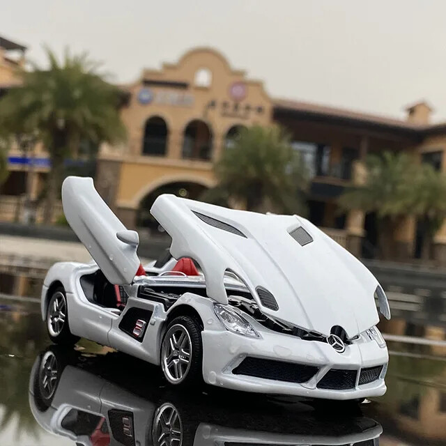 1/32 Benz SLR Roadster Diecast Model with Sound & Light for Kids