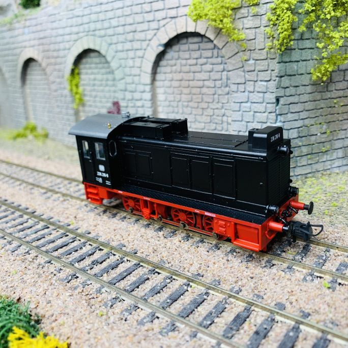 Locomotive diesel 236 DB Ep IV Roco 78801 en HO