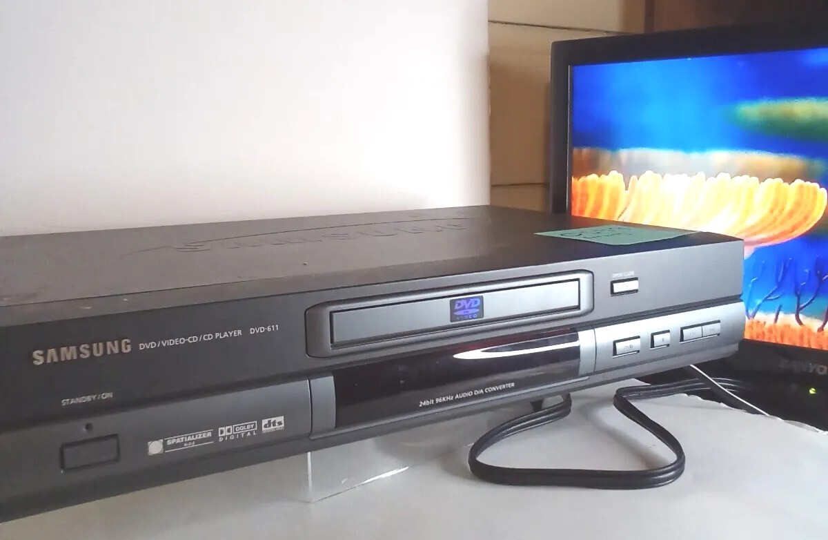 Samsung DVD-611/XAA DVD/Video-CD/CD Combo Player Tested NO REMOTE
